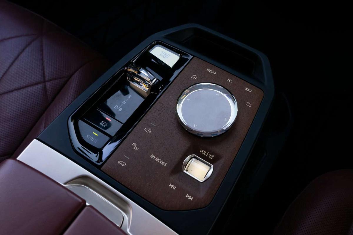 BMW iX 2023