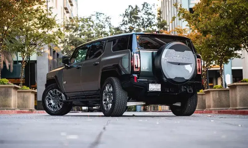Car Image 4
