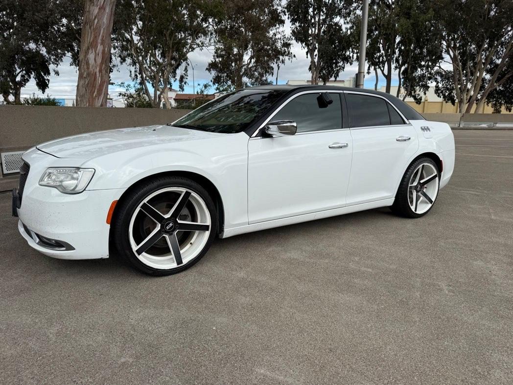 Chrysler 300 2016