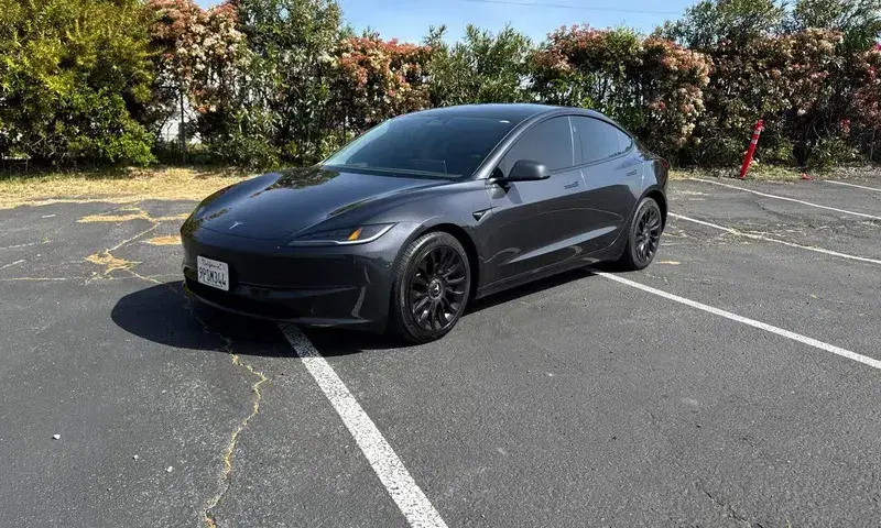 Tesla Model 3 2024
