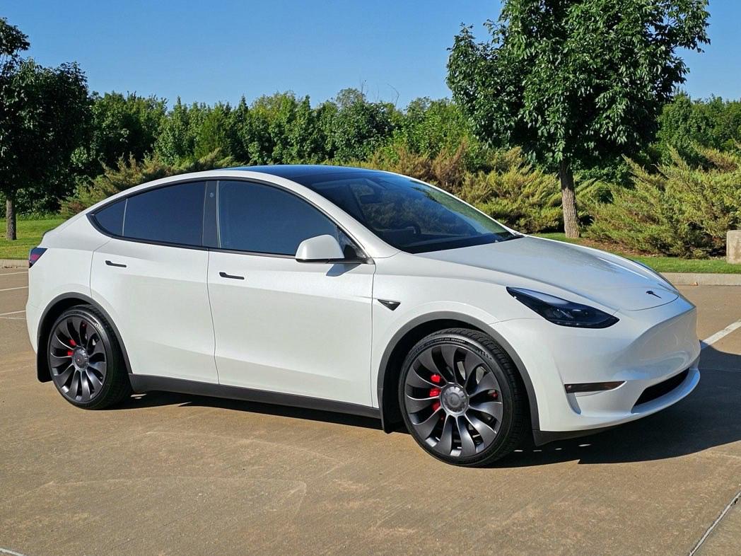 Tesla Model Y 2023