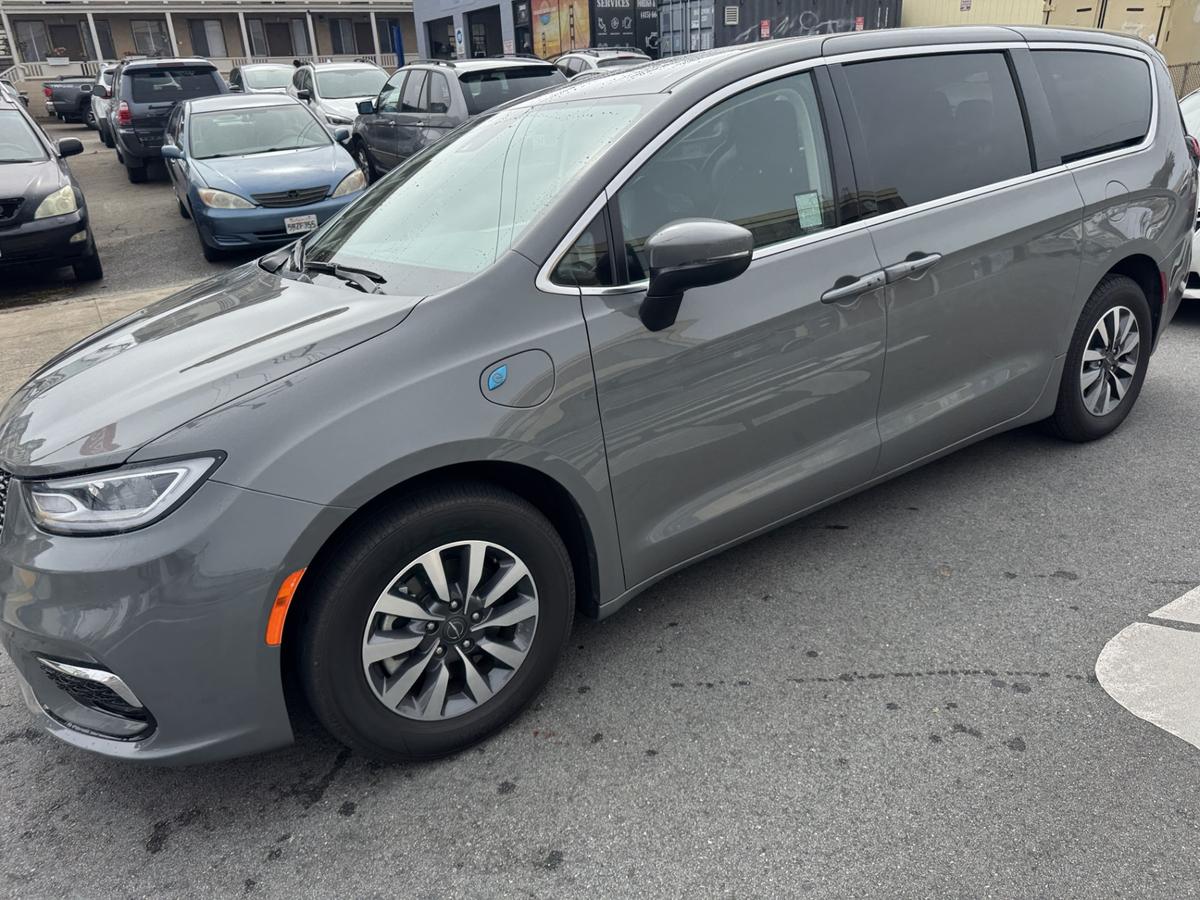 Chrysler Pacifica 2023