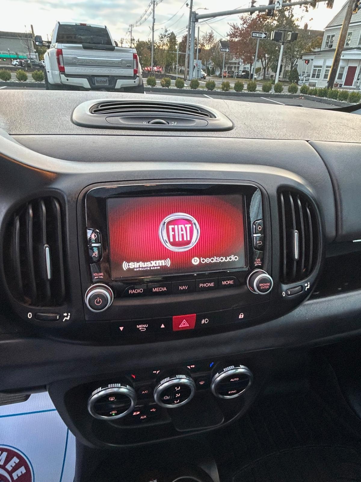 2014 Fiat 500L 8