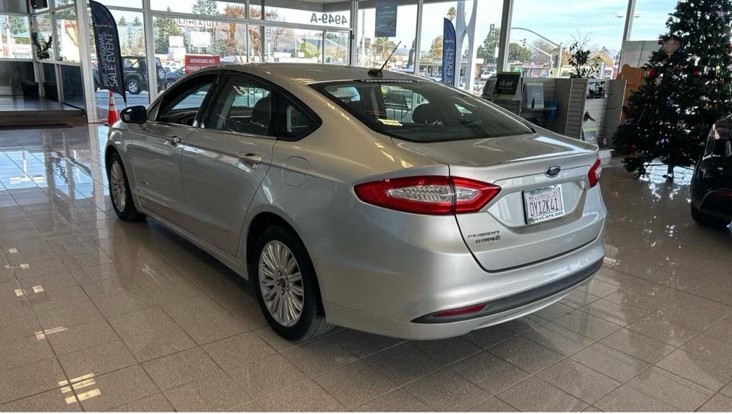 2013 Ford Fusion 4