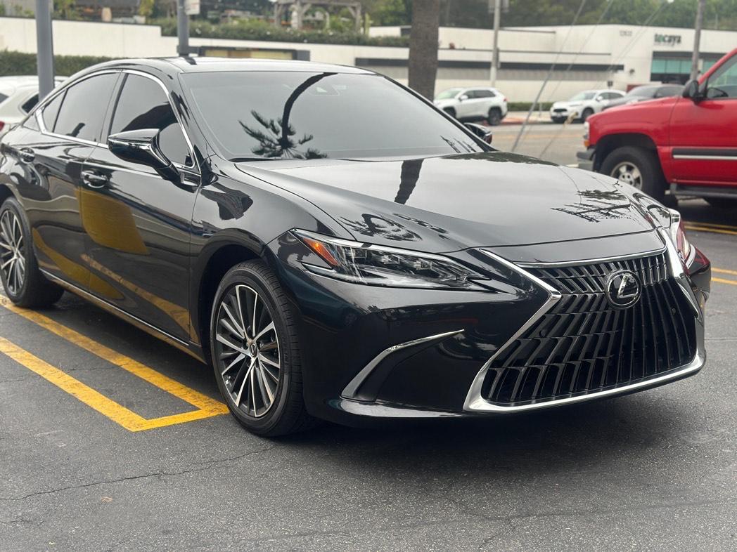 Lexus ES 2025