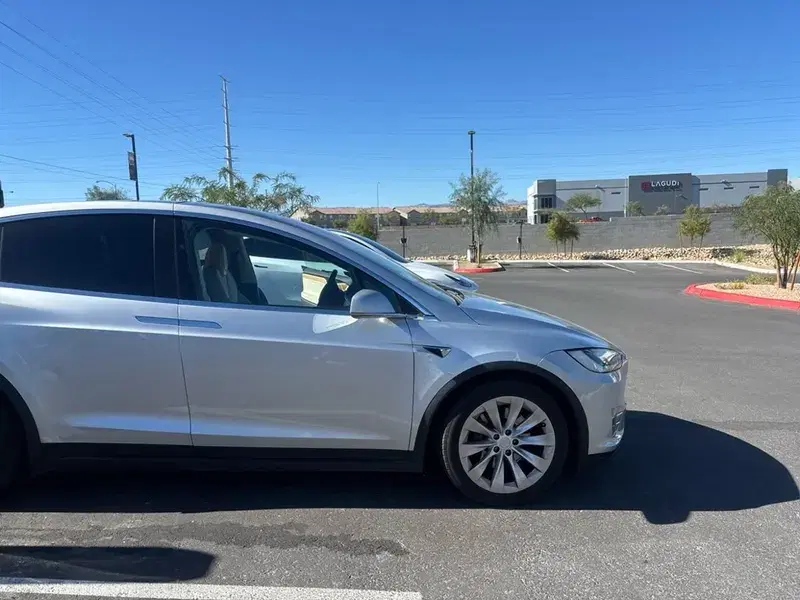 Tesla Model X 2018
