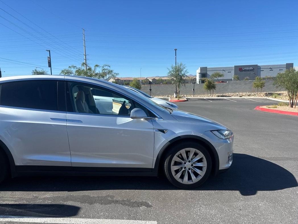 Tesla Model X 2018