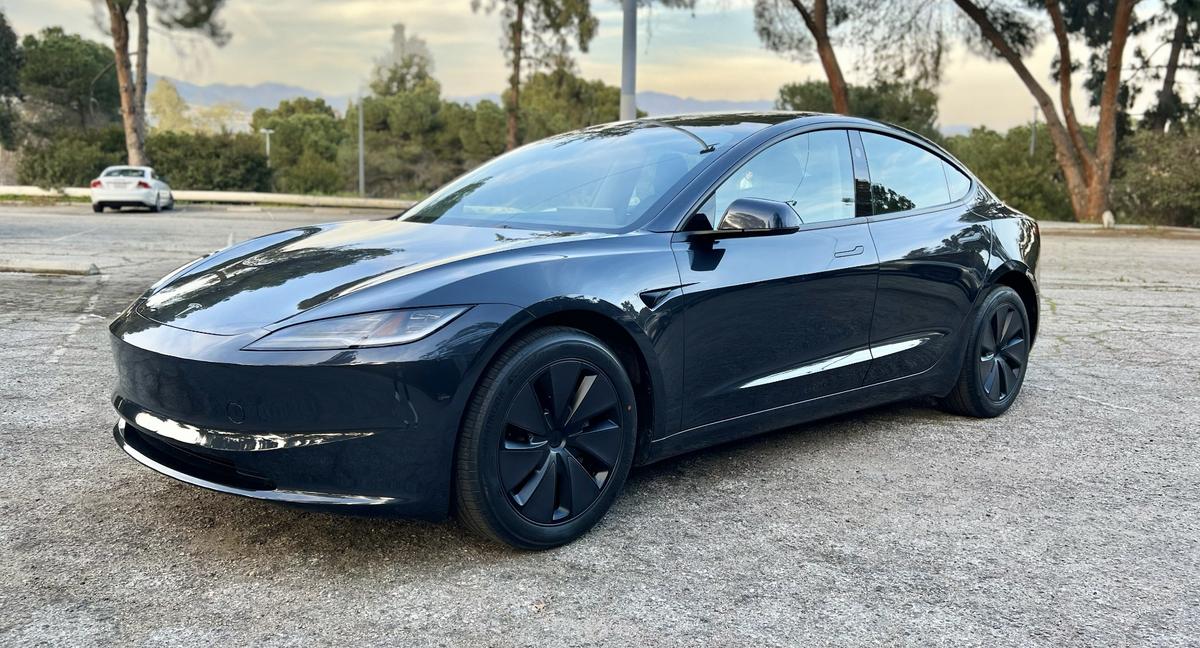 Tesla Model 3 2024