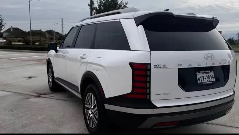 Car Image 4