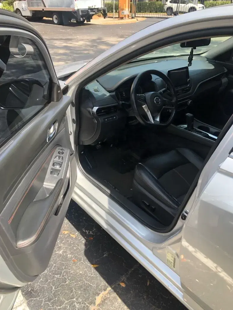 Car Image 4