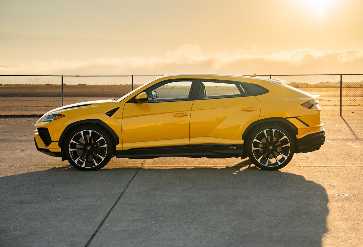 Lamborghini URUS 2024