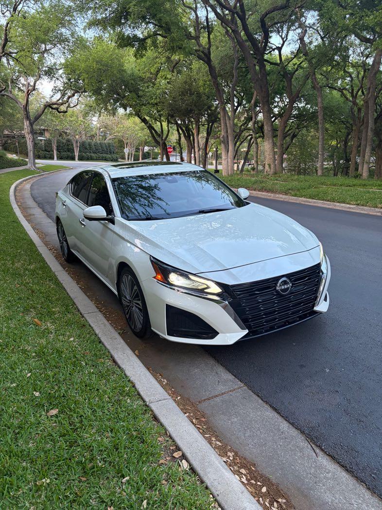 Nissan Altima 2023