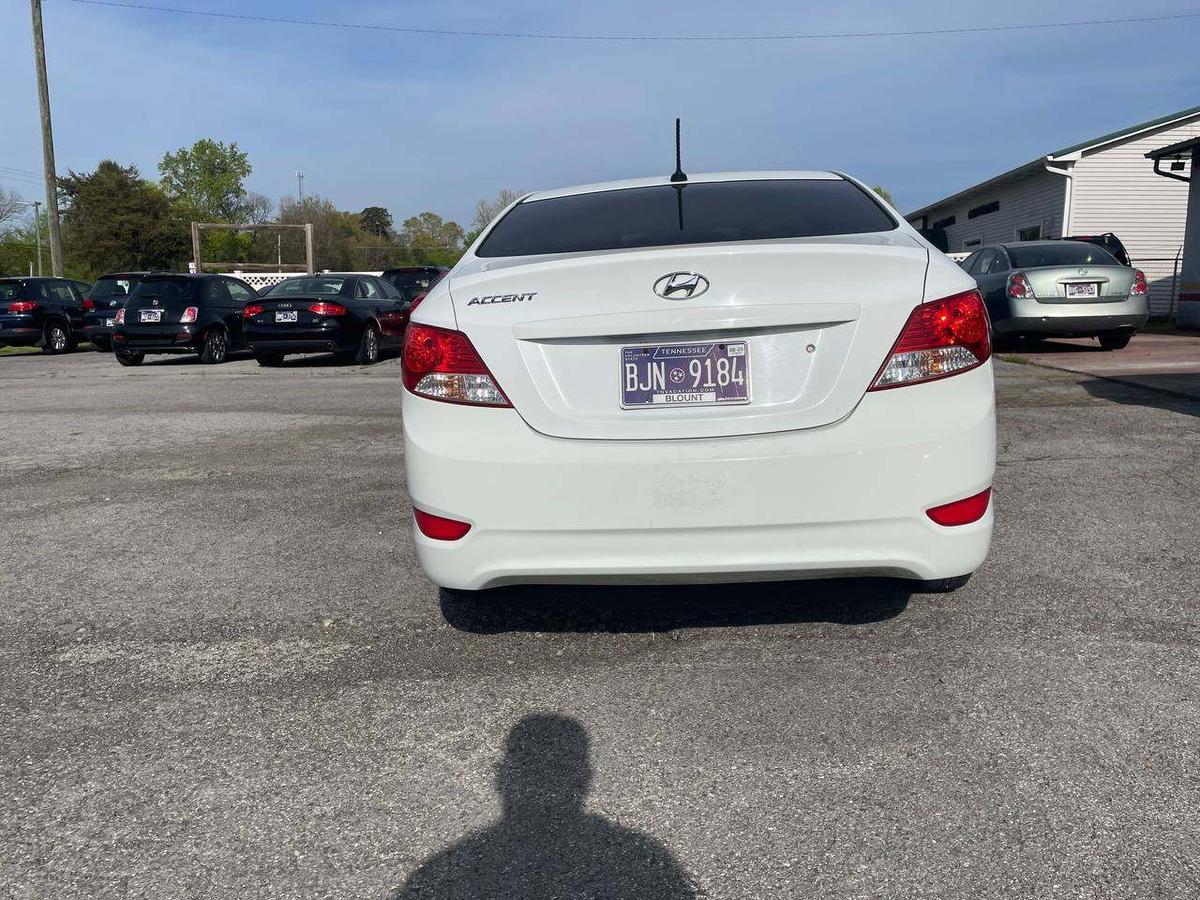 2014 Hyundai Accent 3