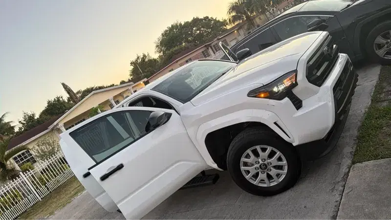 Car Image 3