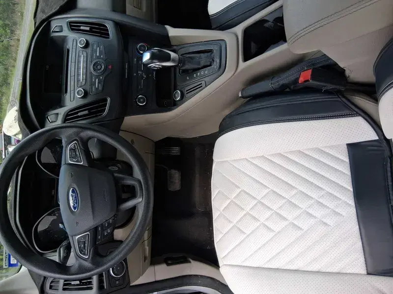 Car Image 4