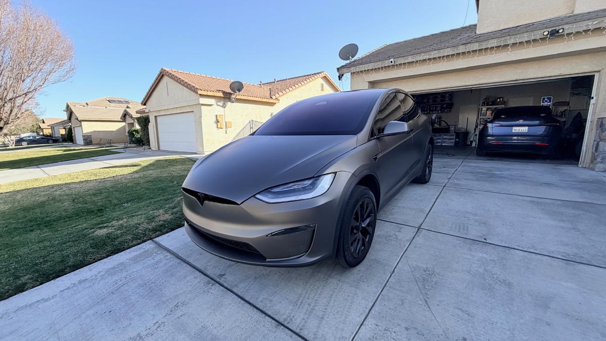 Tesla Model X 2022