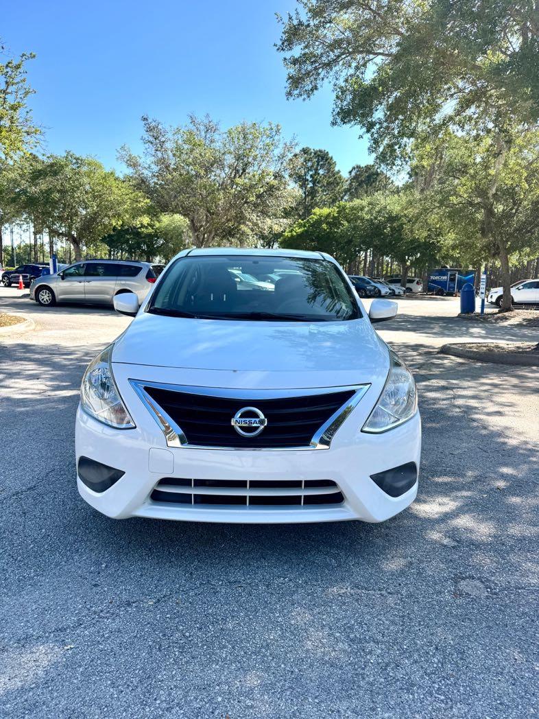 Nissan Versa 2015