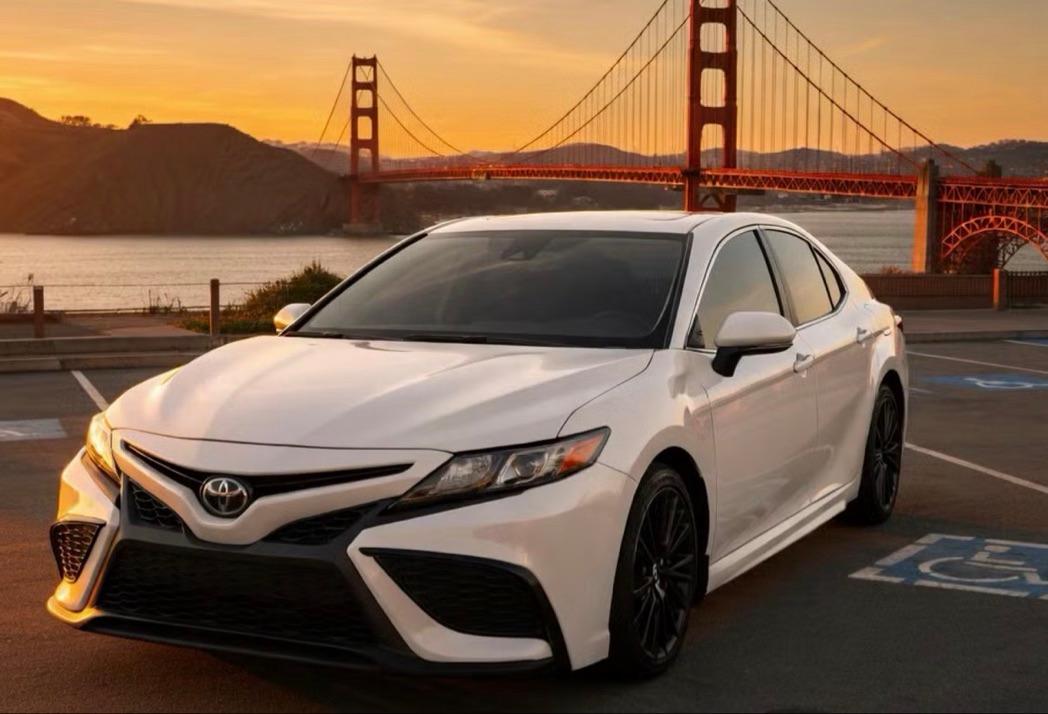 Toyota Camry 2021