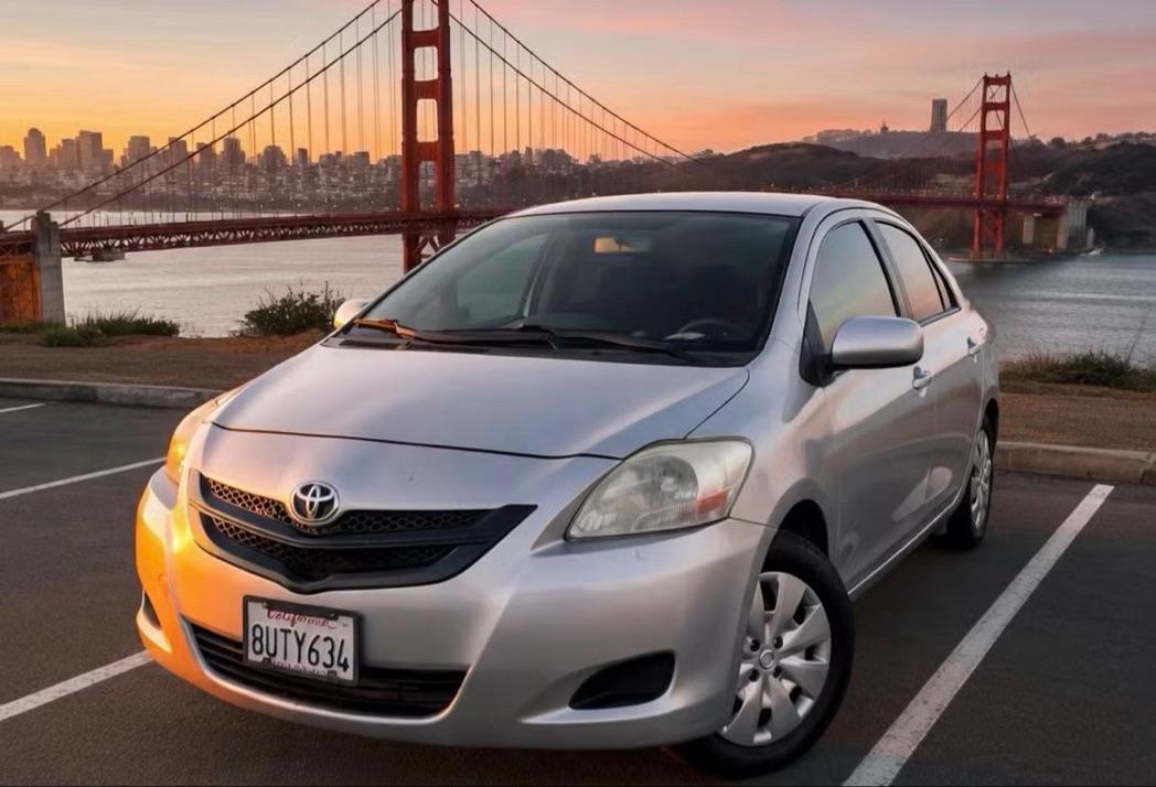 Toyota Yaris 2012