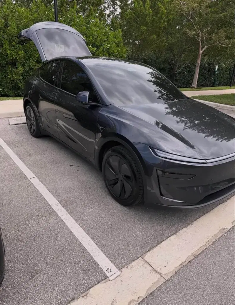 Tesla Model Y 2026