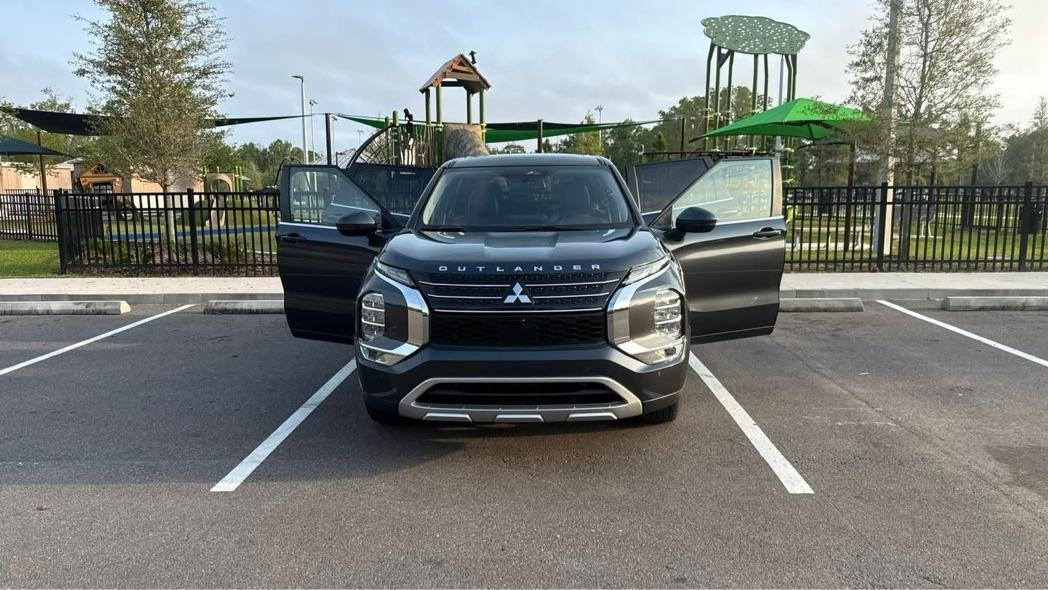 Mitsubishi Outlander 2024