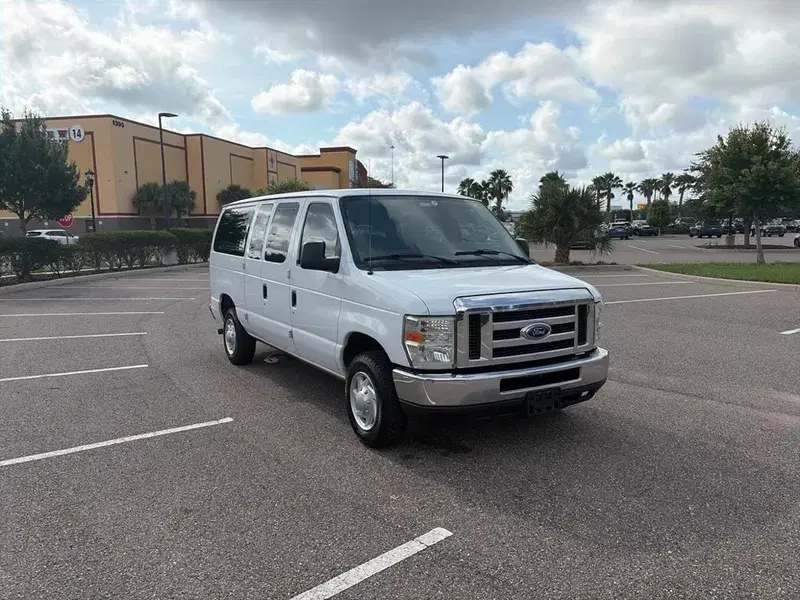 Ford E-350 2014
