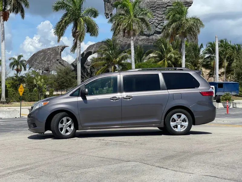 Toyota Sienna 2015