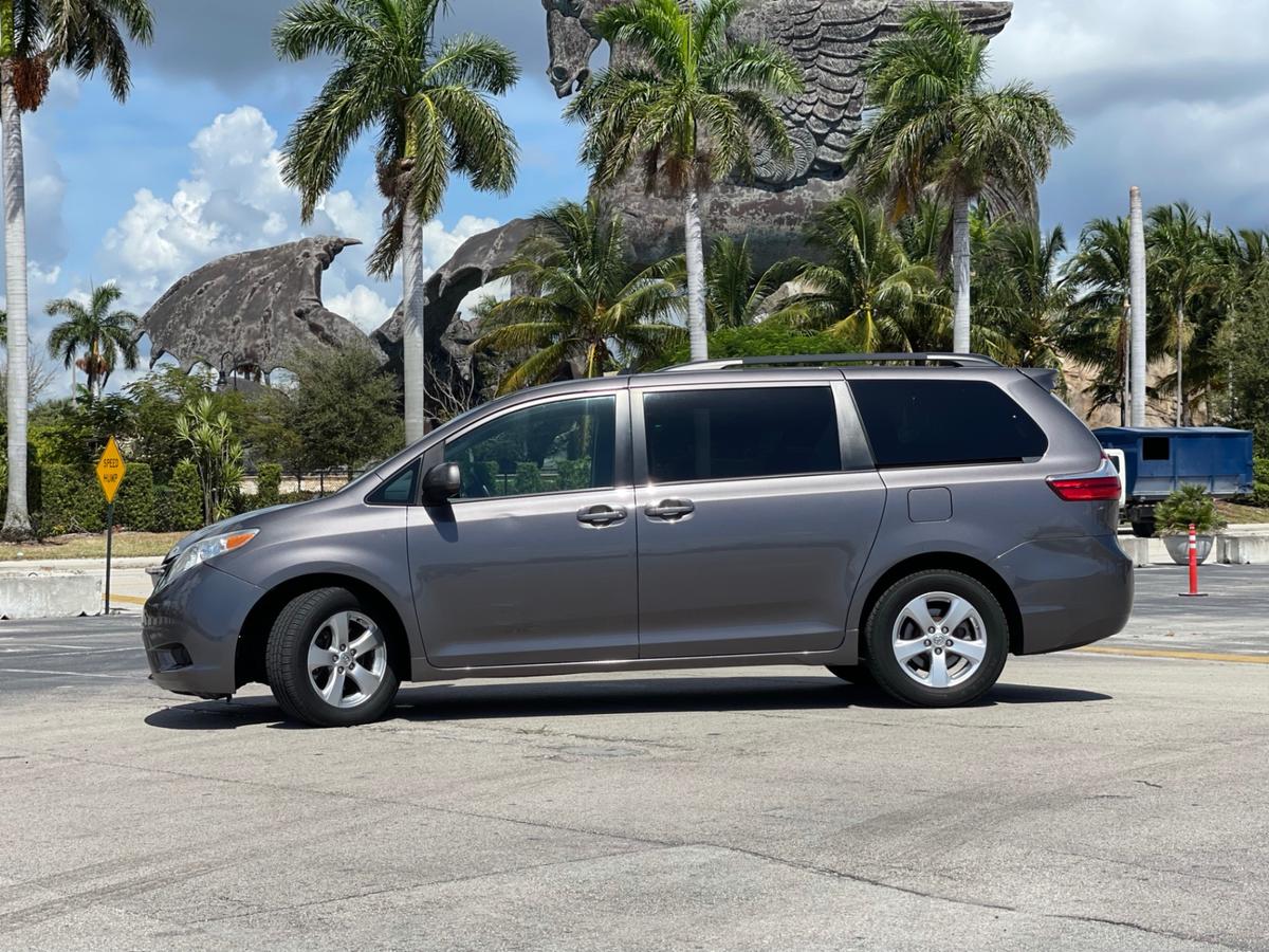 Toyota Sienna 2015