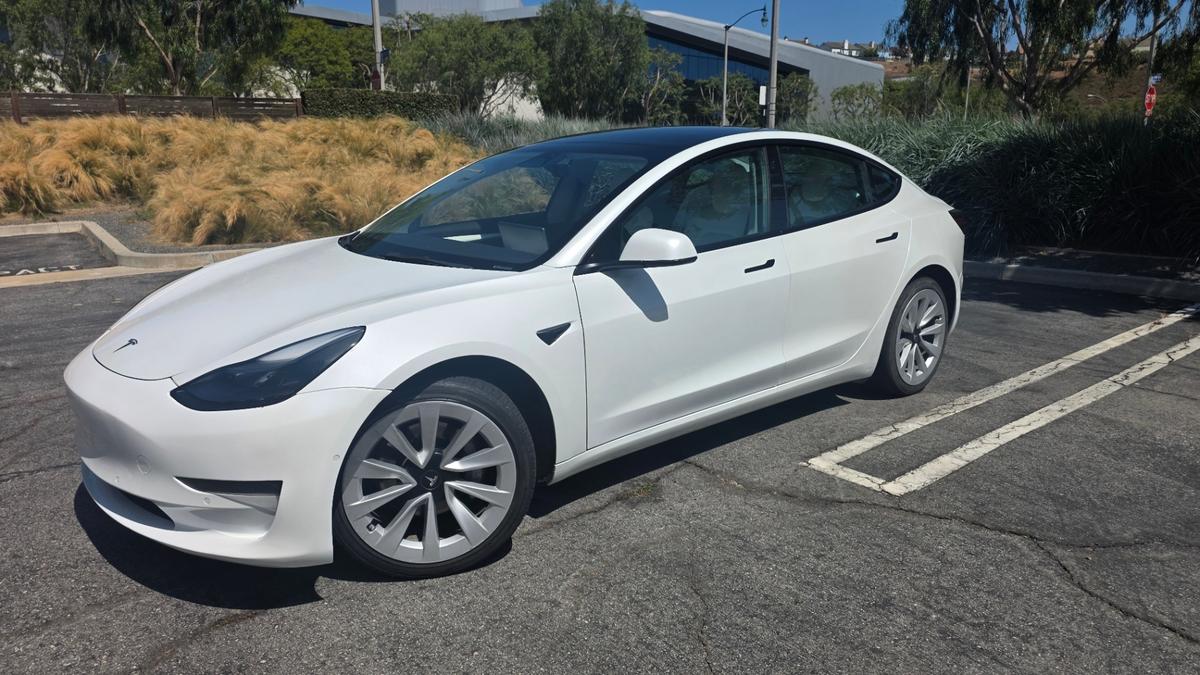 Tesla Model 3 2022
