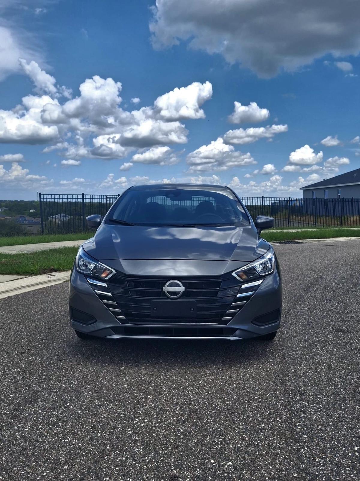 Nissan Versa 2024