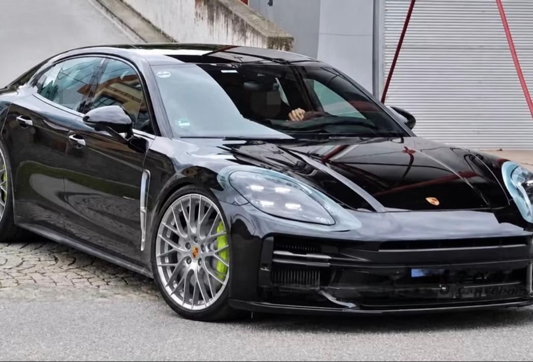 Porsche Panamera 2021