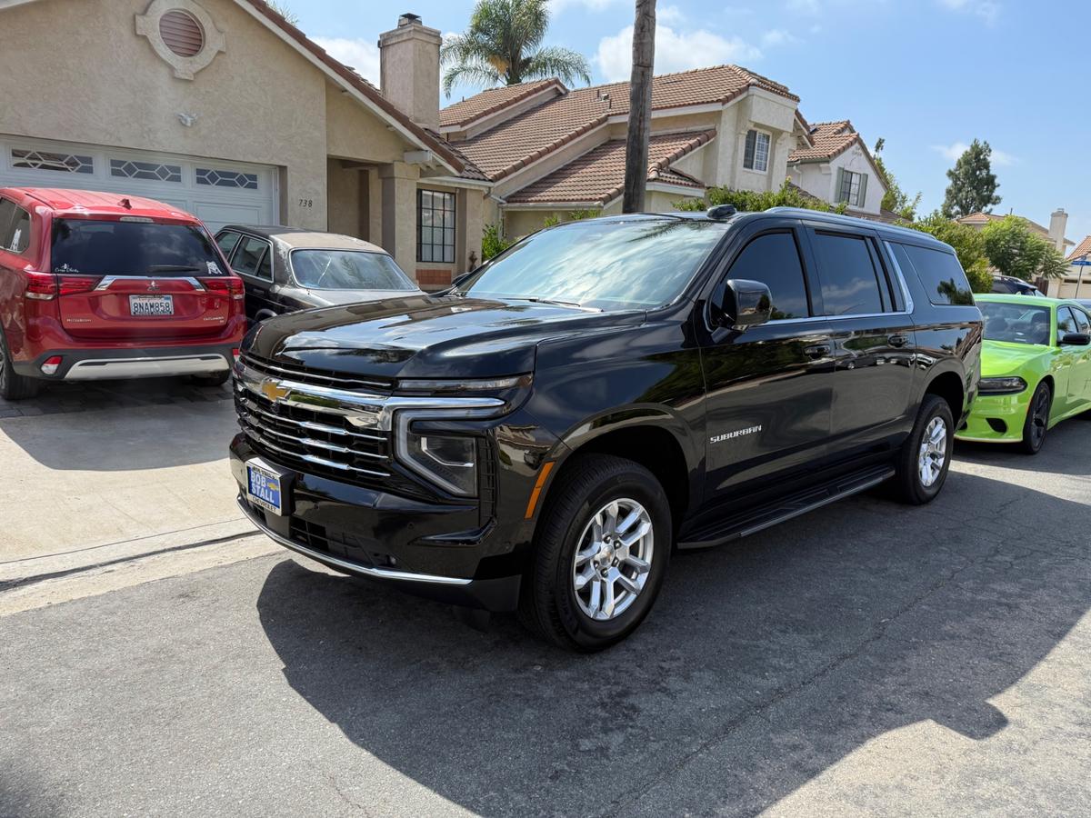 Chevrolet Suburban 2025