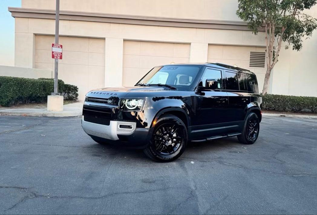 Land Rover Defender 2025