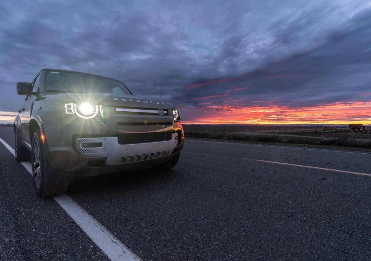 Land Rover Defender 2022