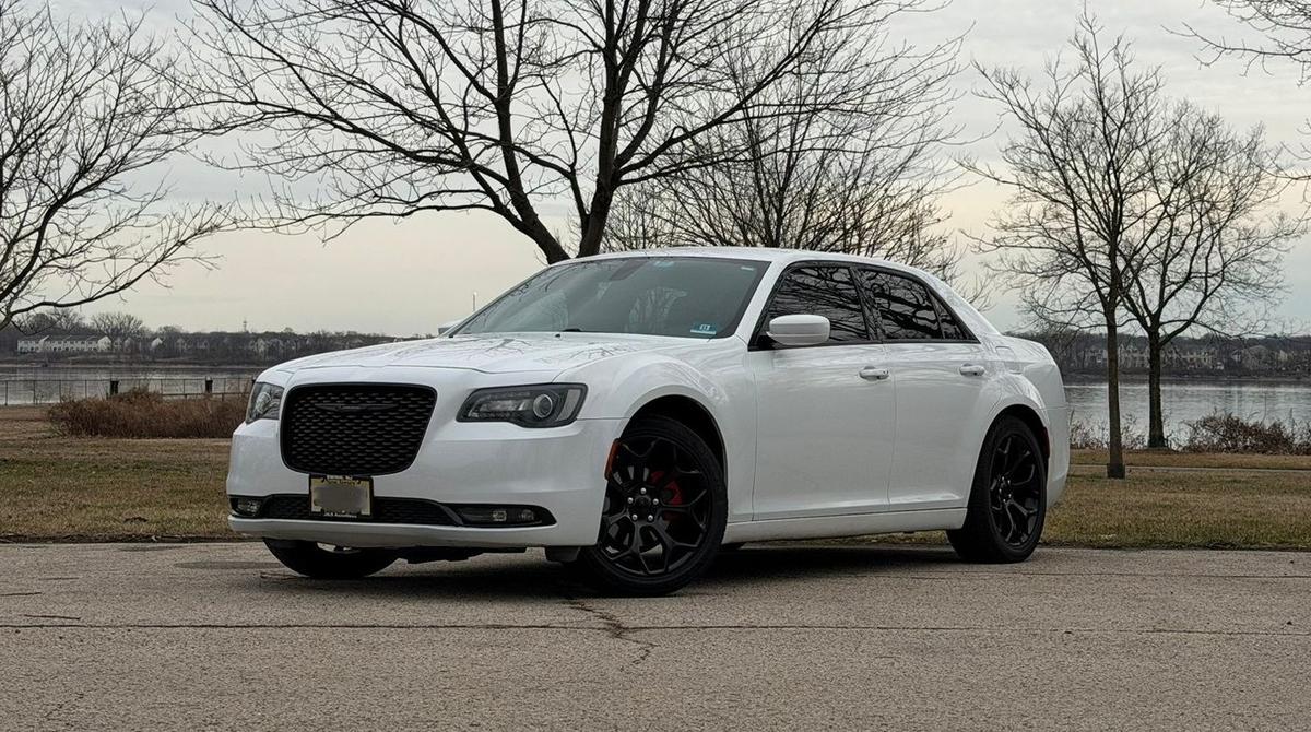 Chrysler 300 2019