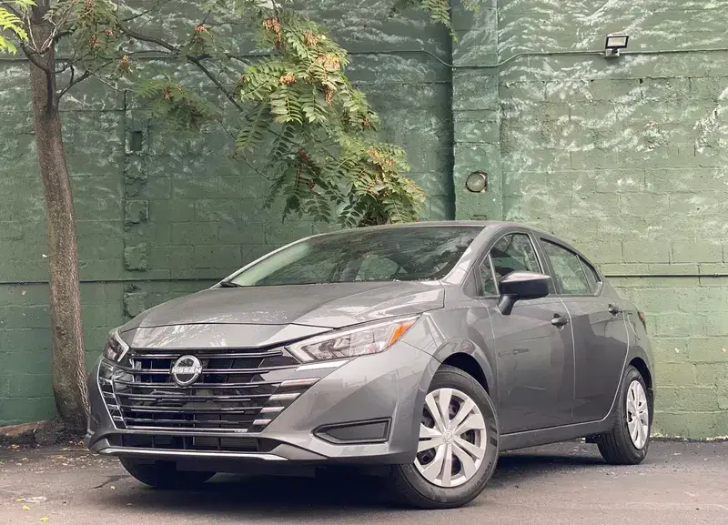 Nissan Versa 2025