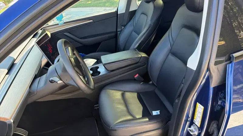 Car Image 4