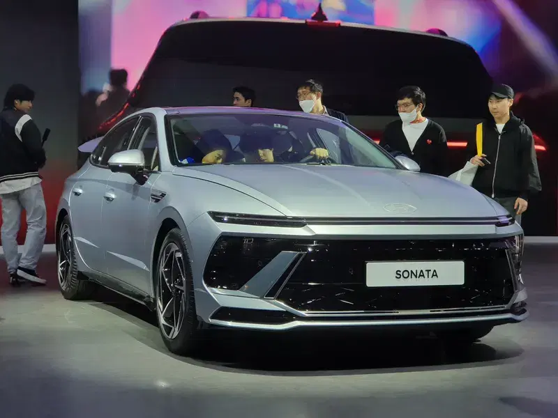 Car Image 4