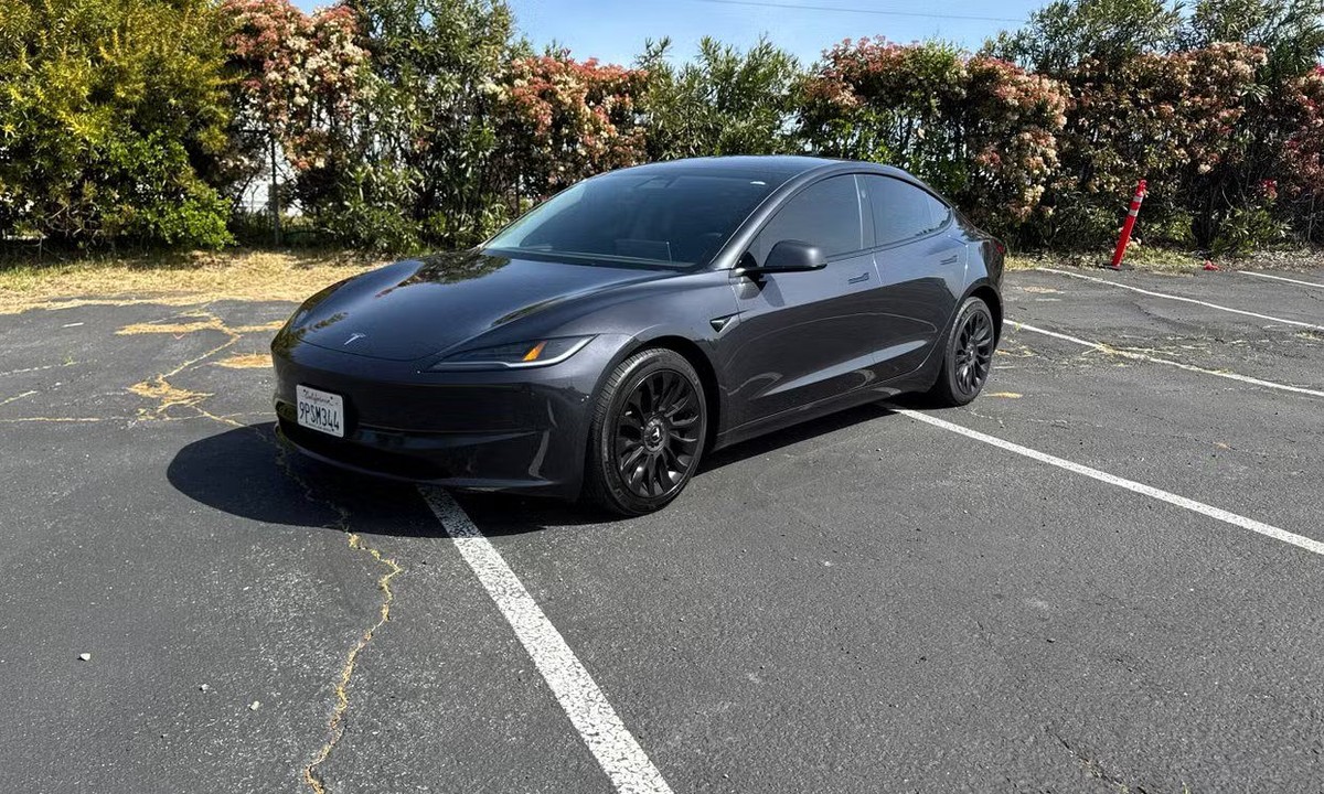 Tesla Model 3 2024