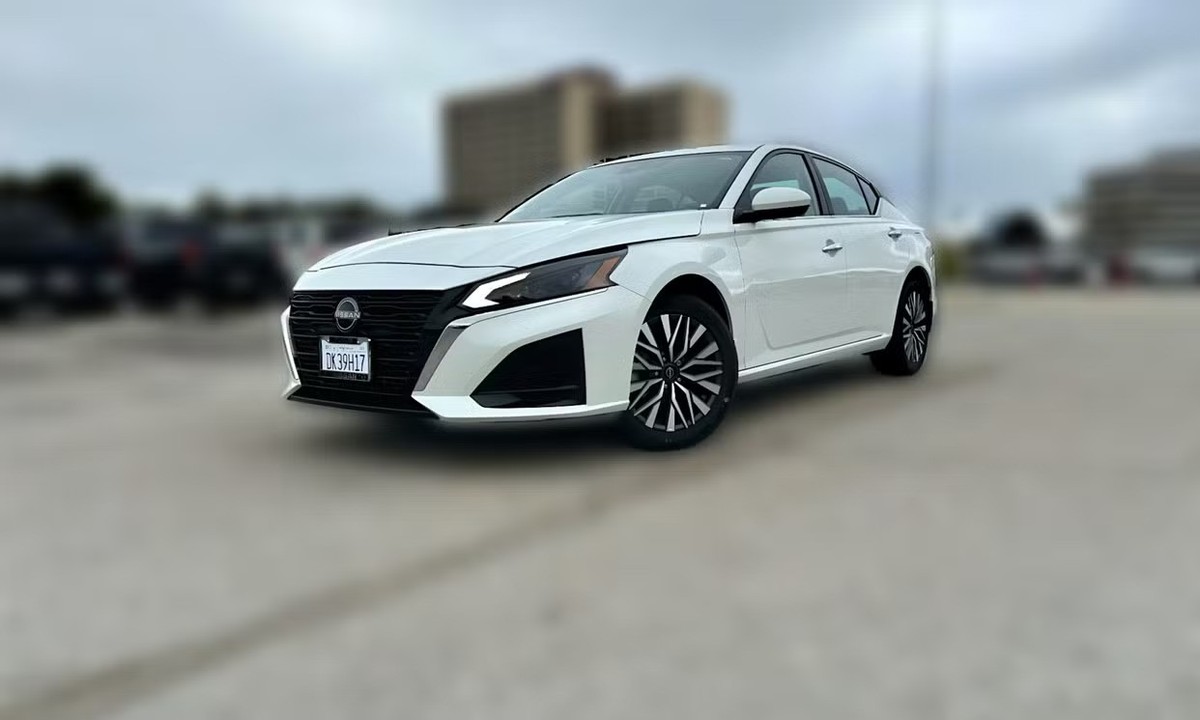 Nissan Altima 2023