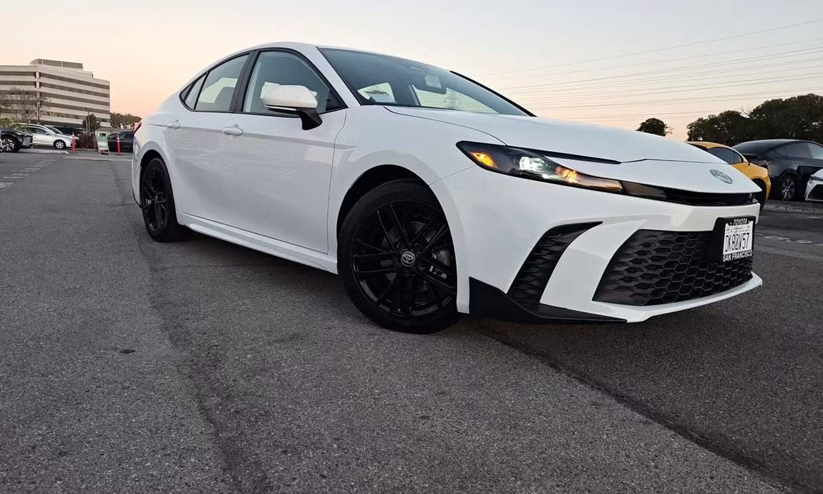 Toyota Camry 2025