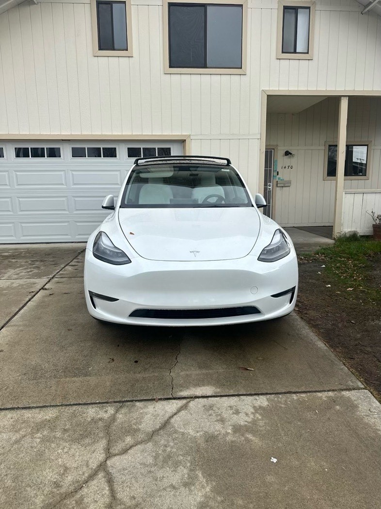 Tesla Model Y 2023