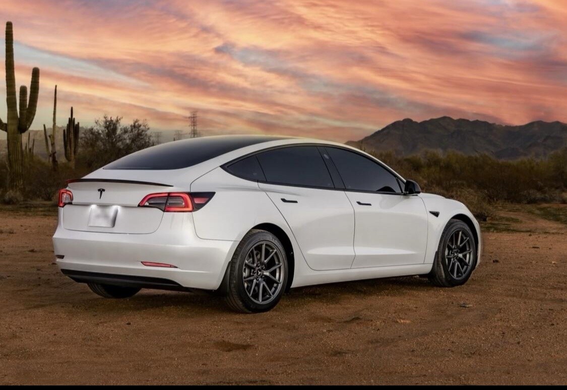 Tesla Model 3 2023