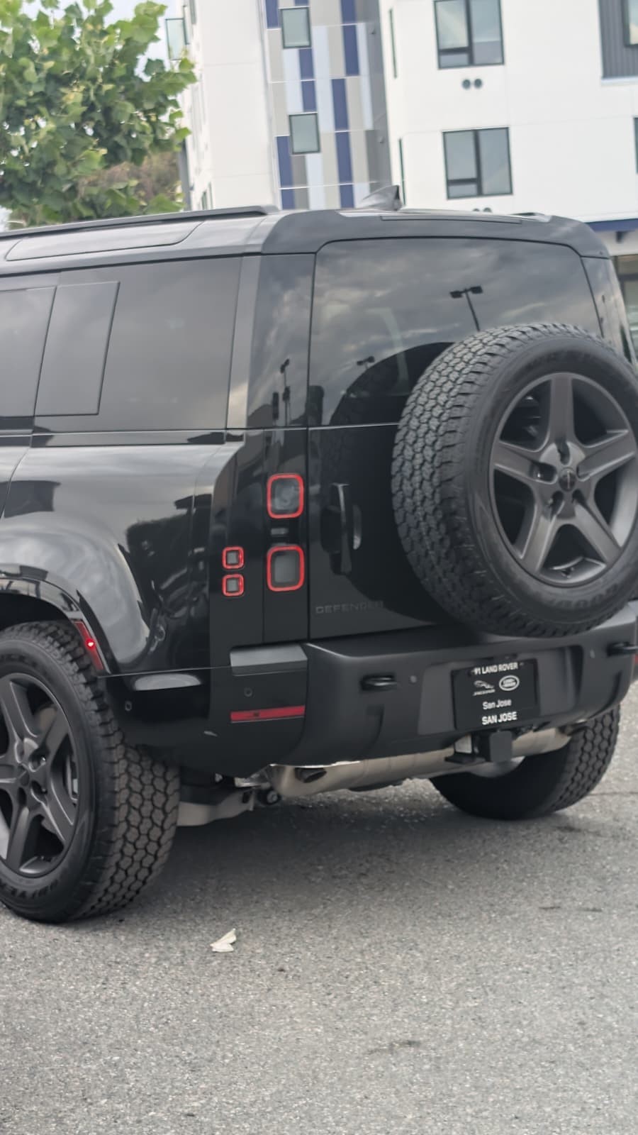 Land Rover Defender 2026
