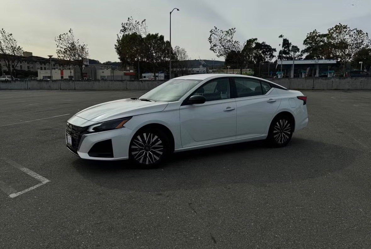 Nissan Altima 2025