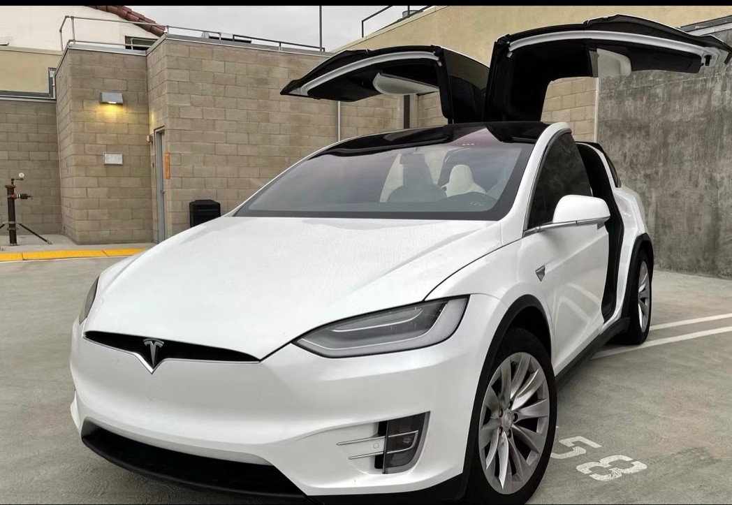 Tesla Model X 2020