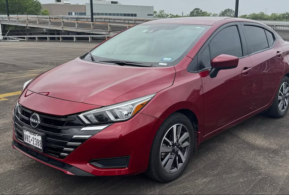 Nissan Versa 2024
