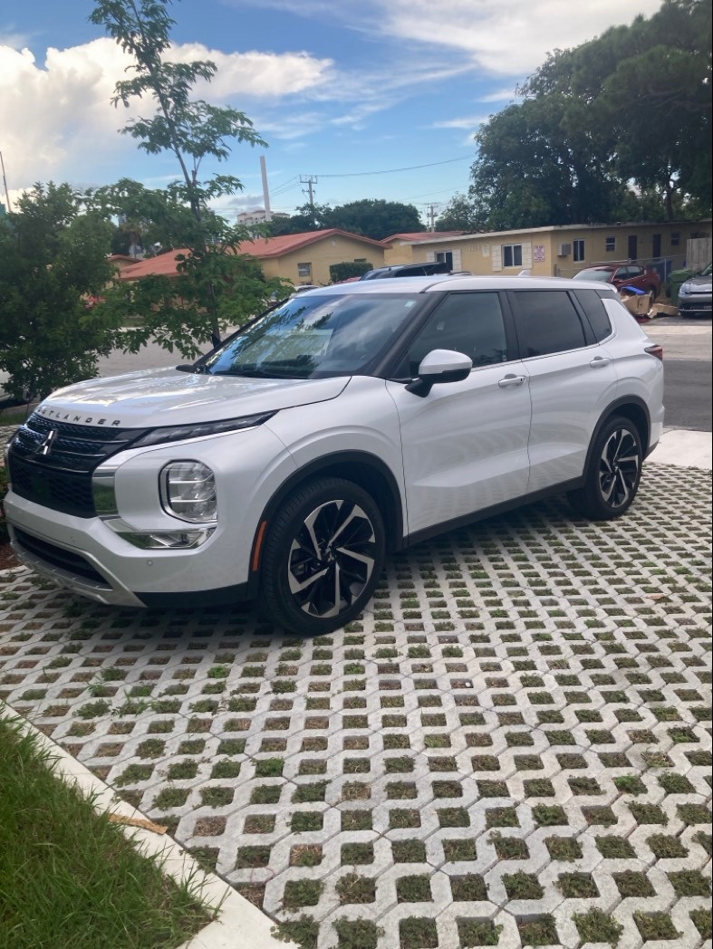 Mitsubishi Outlander 2024