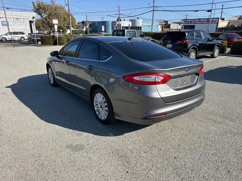 Car Image 4