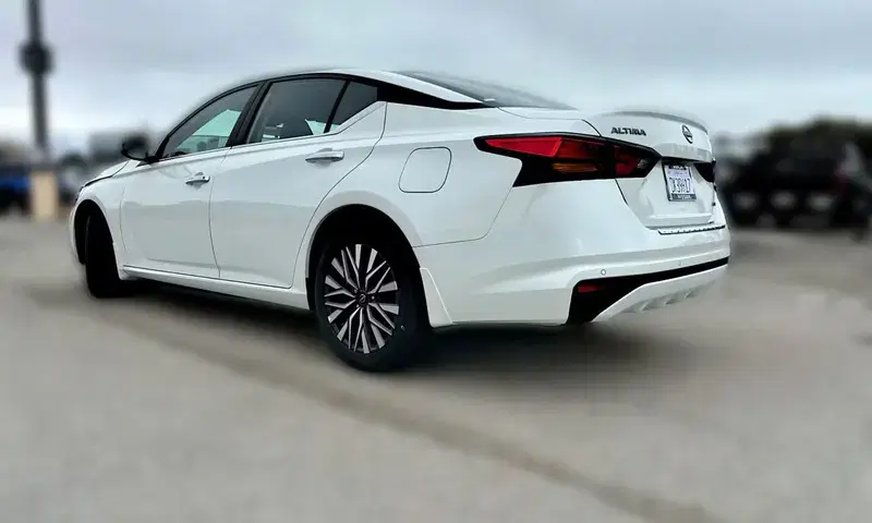 Car Image 3